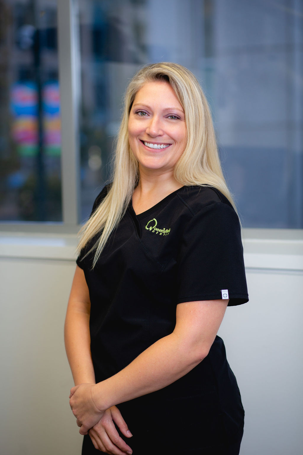 QUEENSPARKDENTAL-Hannah new west dentist
